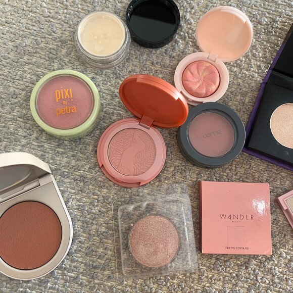 High End 10 Piece Blush + Highlighter Bundle - Picture 1 of 2